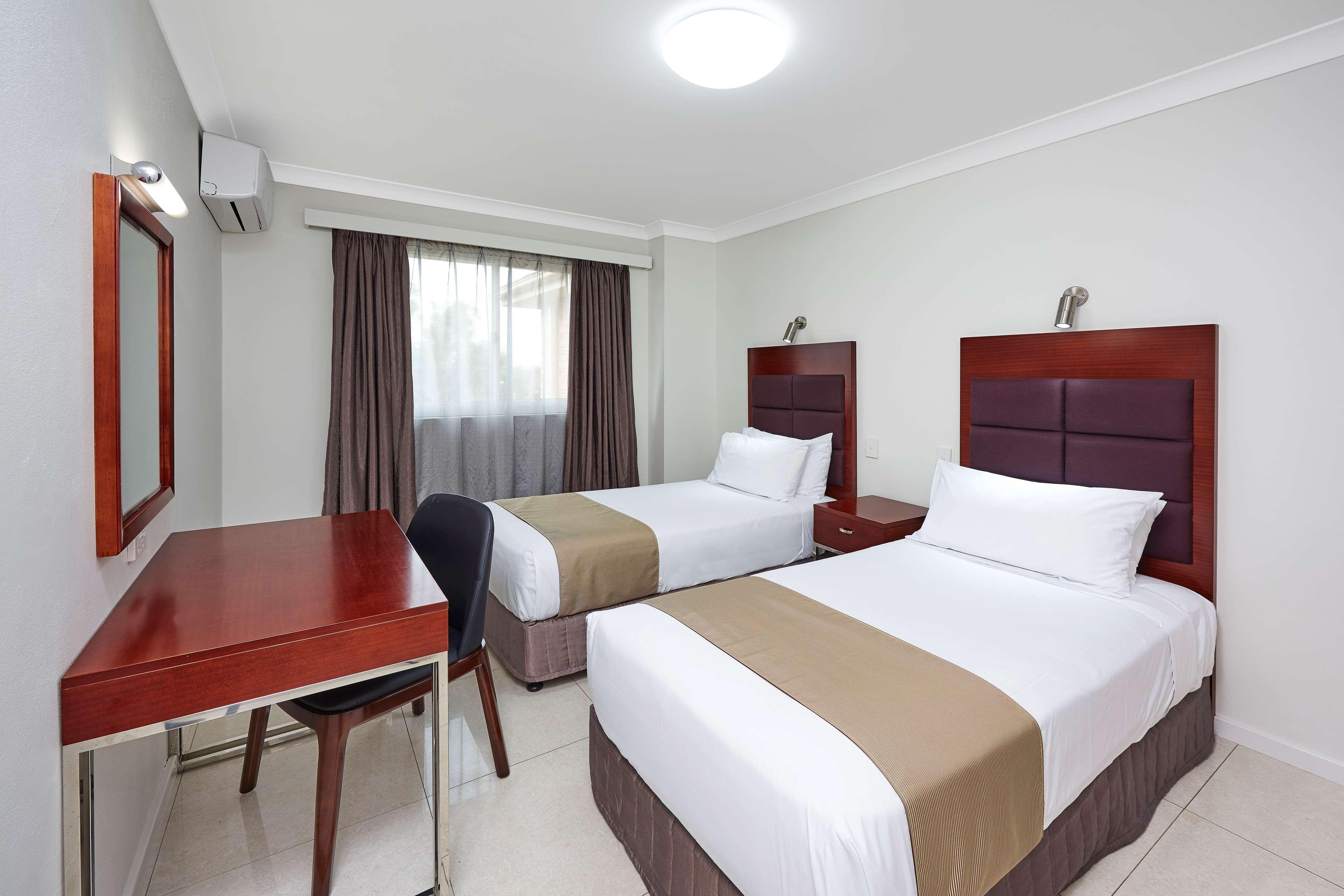 Best Western Casula Motor Inn Экстерьер фото