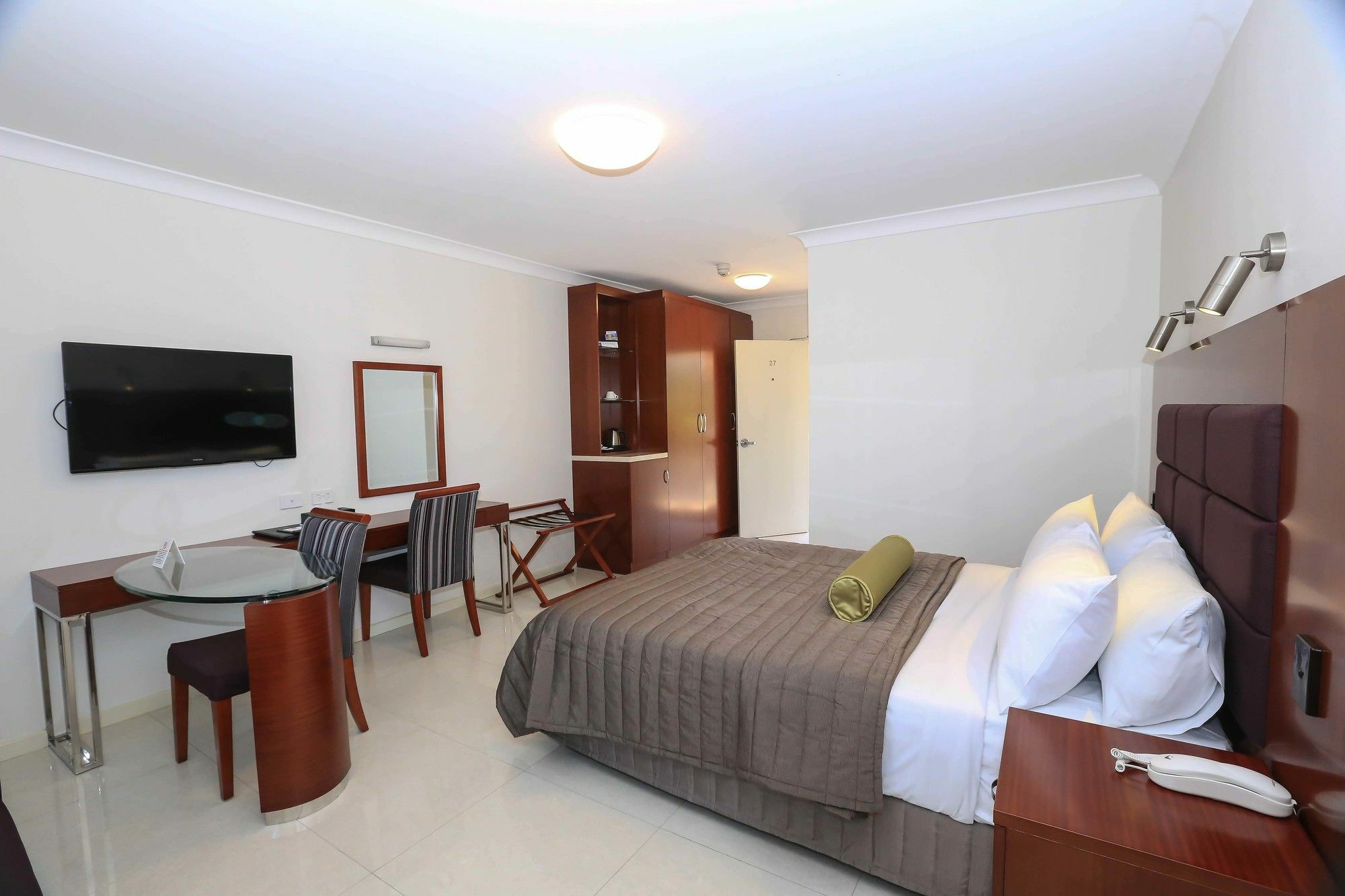 Best Western Casula Motor Inn Экстерьер фото