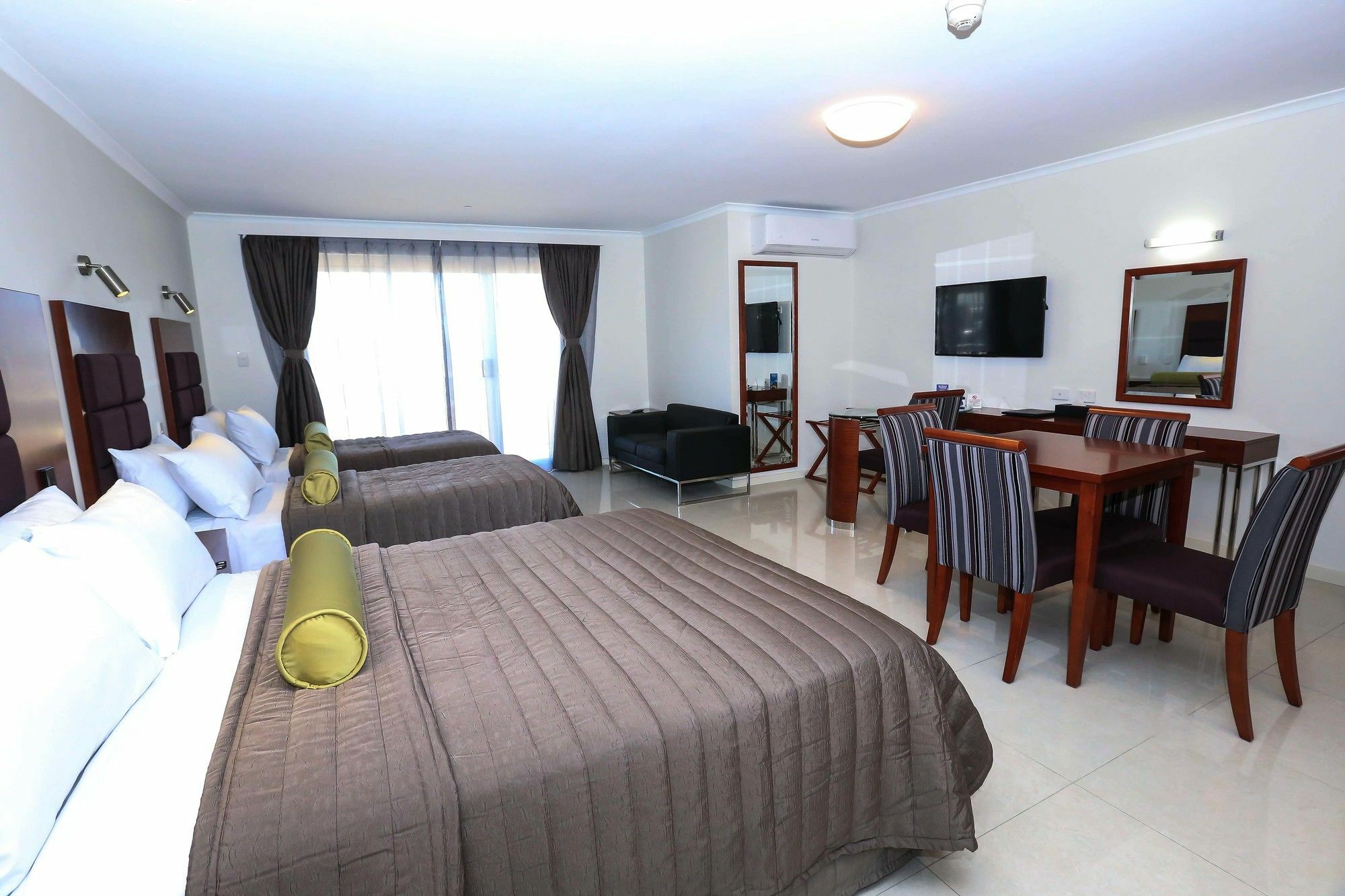 Best Western Casula Motor Inn Экстерьер фото