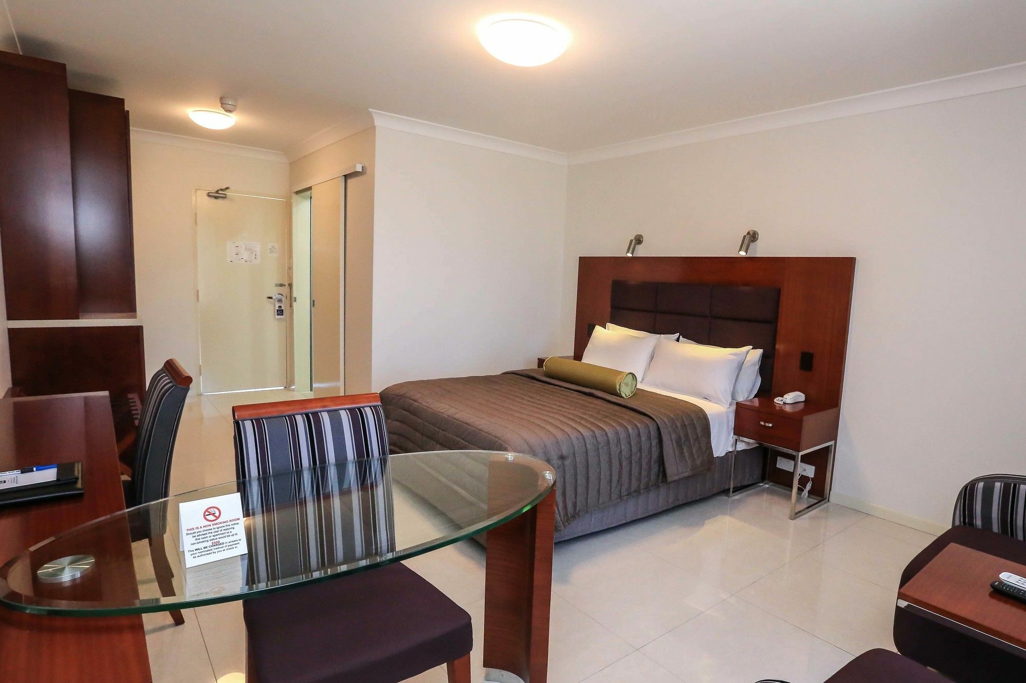 Best Western Casula Motor Inn Экстерьер фото